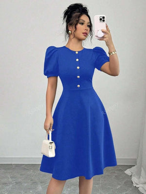Rochie de damă din crep importat, cu mânecă scurtă, guler rotund și nasturi în față, 25392