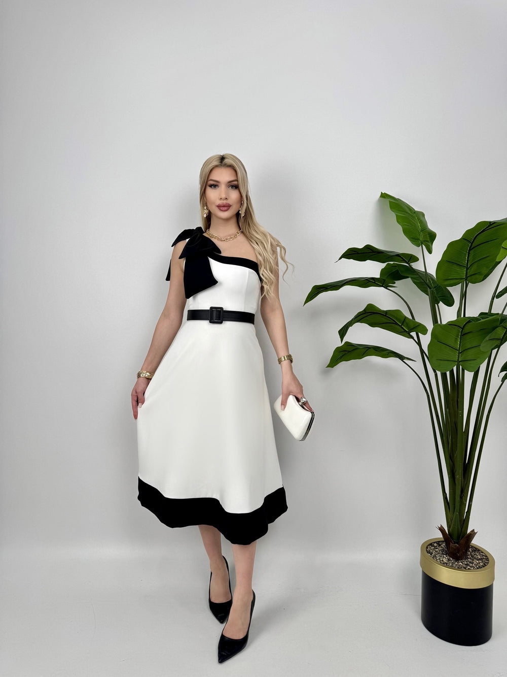 2040 TEK OMUZ FİYONKLU KEMERLİ ELBİSE