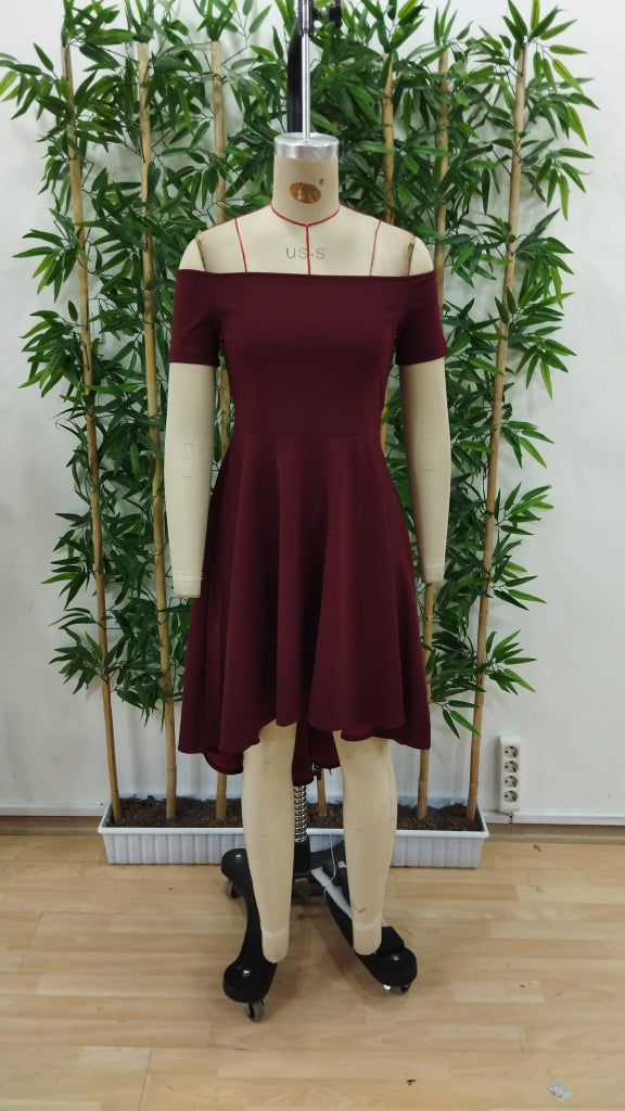Rochie de damă din crep importat, cu mânecă scurtă, decolteu Madonna, scurtă în față și lungă în spate, 31251