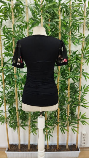 Bluză de damă din viscoză cu mânecă scurtă, broderie florală și decolteu în V, 24340