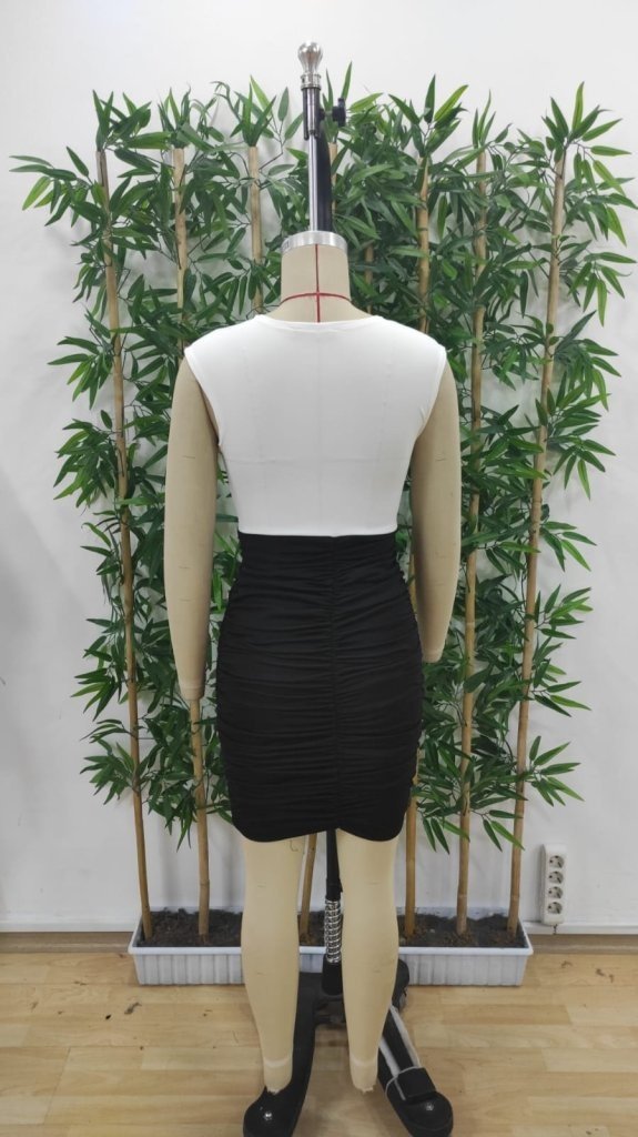 Rochie scurtă de damă cu mânecă scurtă, guler rotund, fustă încrețită în două culori, model scuba, 26627