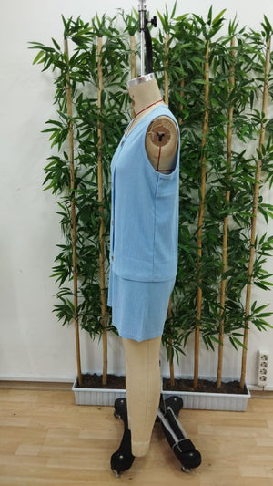 Set de două piese pentru femei, bluză și pantaloni scurți, fără mâneci, cu decolteu în V și nasturi în față, 26382