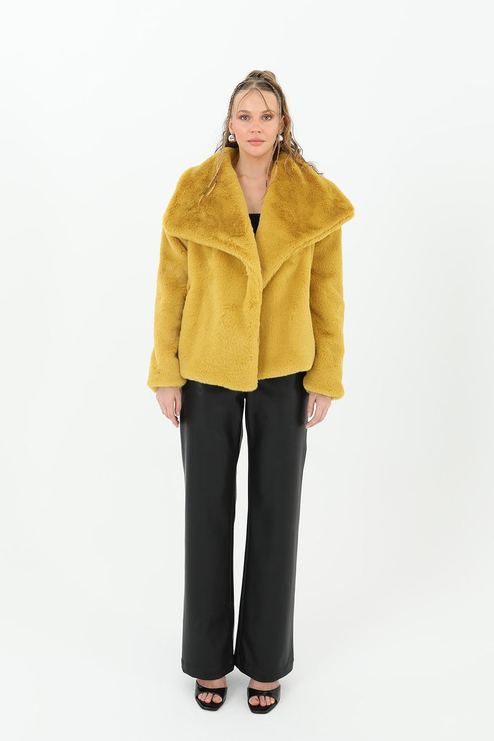 Kadın Yumuşak Tüylü Kısa Kaban- 32099KBN - OLIVE