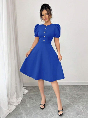 Rochie de damă din crep importat, cu mânecă scurtă, guler rotund și nasturi în față, 25392