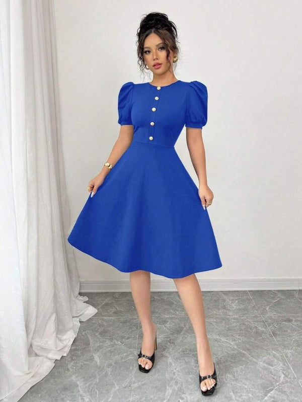 Rochie de damă din crep importat, cu mânecă scurtă, guler rotund și nasturi în față, 25392