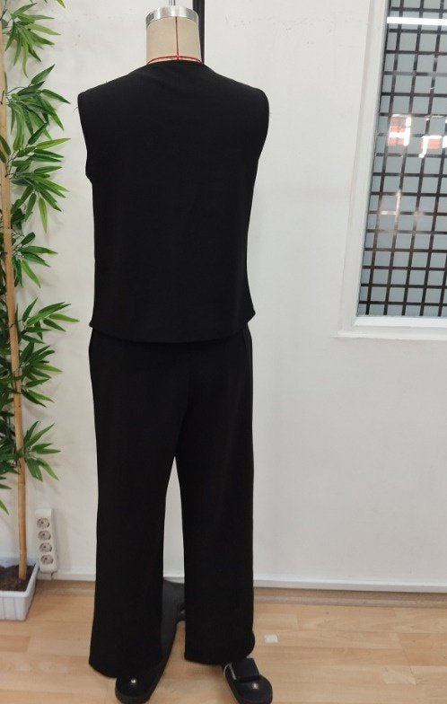 Set de două piese pentru femei, fără mâneci, cu decolteu în V și nasturi în față, din material crepe importat, format din pantaloni și lenjerie intimă, 26004