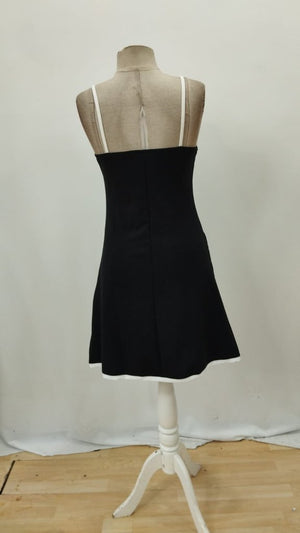 Rochie de damă din crep strălucitor, bicoloră, cu bretele, decolteu în V lat, 26465