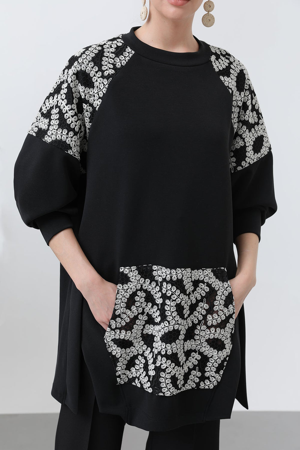 Kadın Kargo Cepli Omuzları Ve Cebi Garnili Tunik - 10624TNK - BLACK