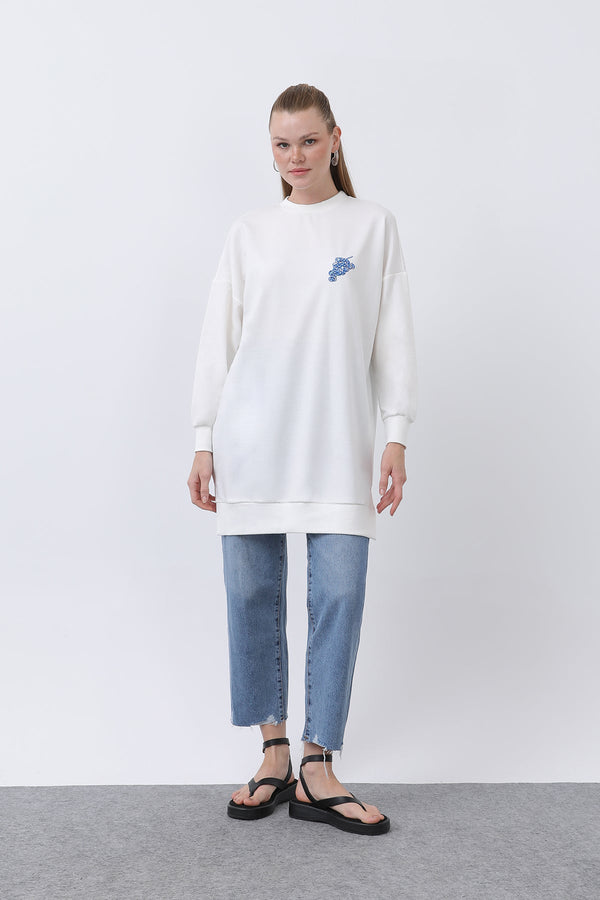 Kadın Önü Üzüm Arkası Meyveli Nakışlı Tunik - 10653TUN - ECRU