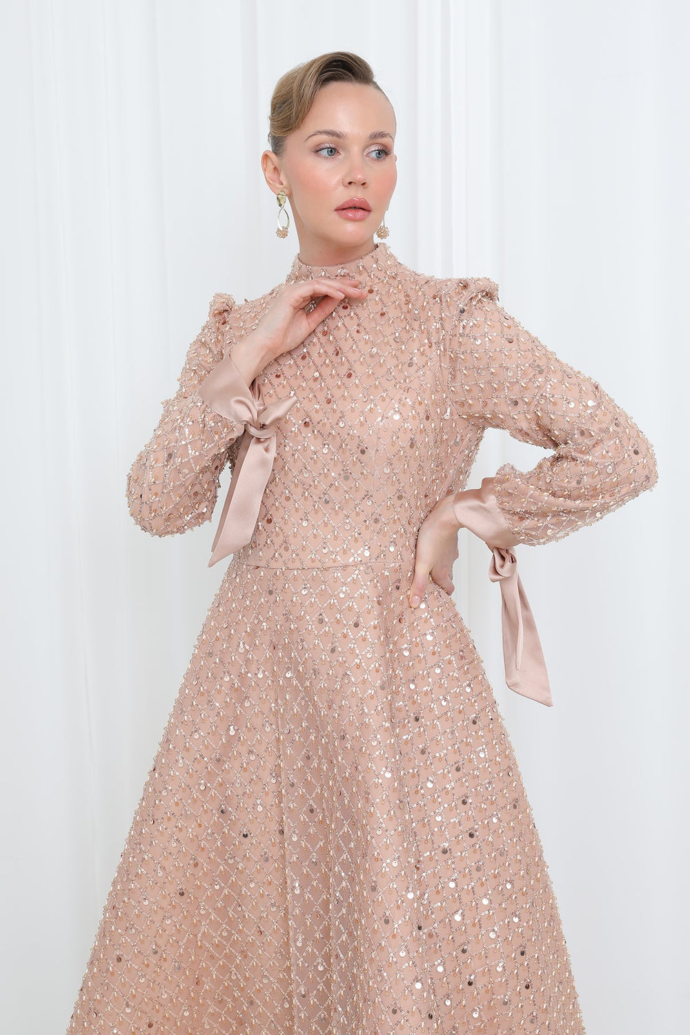 Kadın Pul Payet File İşlemeli Saten Manşet Detaylı Abiye Elbise-17014ELB - LILA