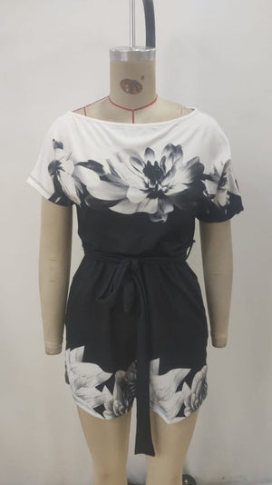 Salopetă scurtă mini pentru femei, cu un singur umăr, model floral, cu curea și două fire, 34835