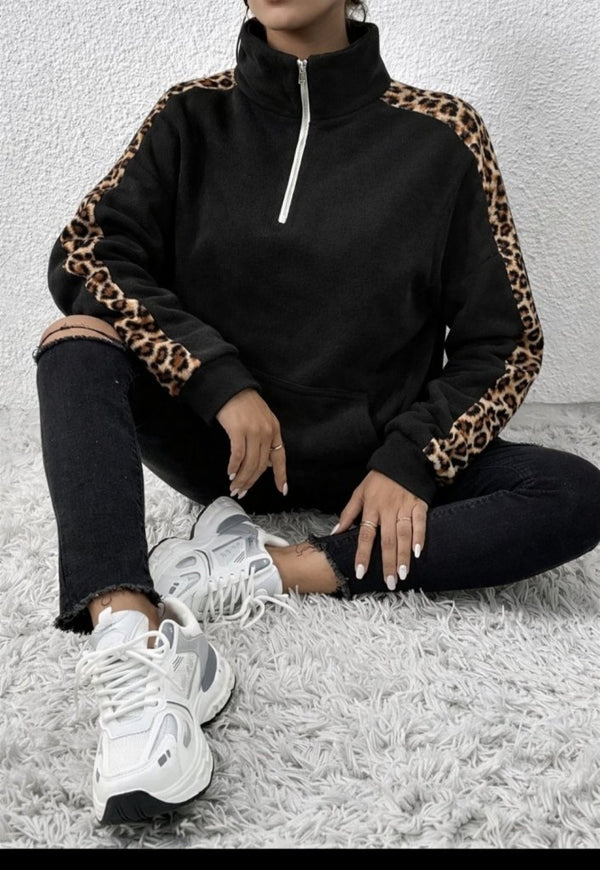 Kadın Uzun Kollu Balıkçı Yaka önden Fermuarlı Leopar Detaylı Polar Bluz, 30689