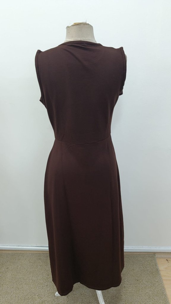 Rochie de damă cu guler rotund, fără mâneci, talie încrețită, detaliu cu crăpături, din crep strălucitor, 34834