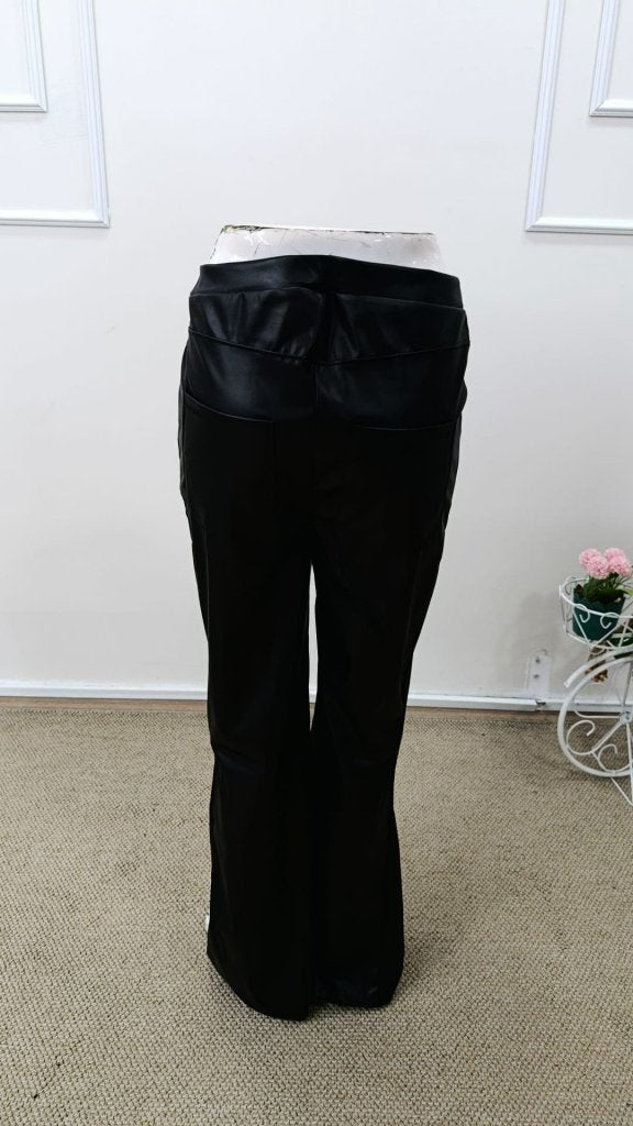 Pantaloni din piele pentru femei cu talie înaltă și nasturi în față, 32065
