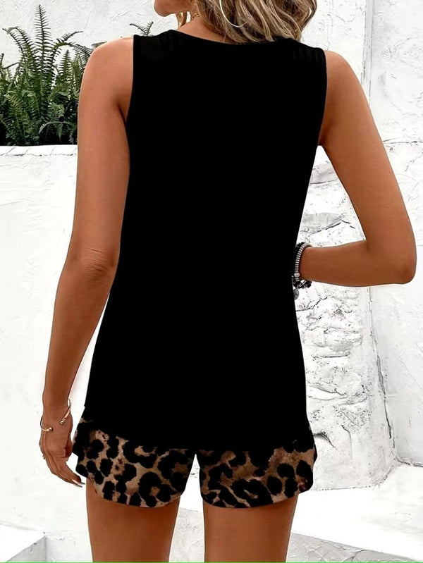 Set de două piese pentru femei, cu maiou din viscoză, guler rotund și bretele, și pantaloni scurți cu imprimeu leopard, 31709