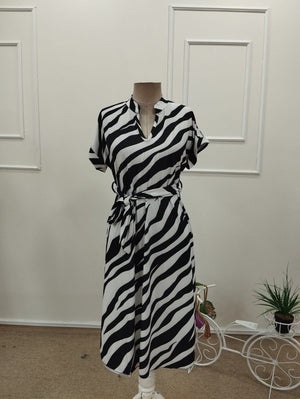 Kadın Kısa Kollu V Hakim Yakalı Zebra Desenli Midi Süprem Elbise , 32092