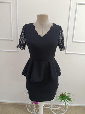 Rochie scurtă din crep importat, cu mânecă scurtă, decolteu în V, dantelă și talie cu volane, 33318