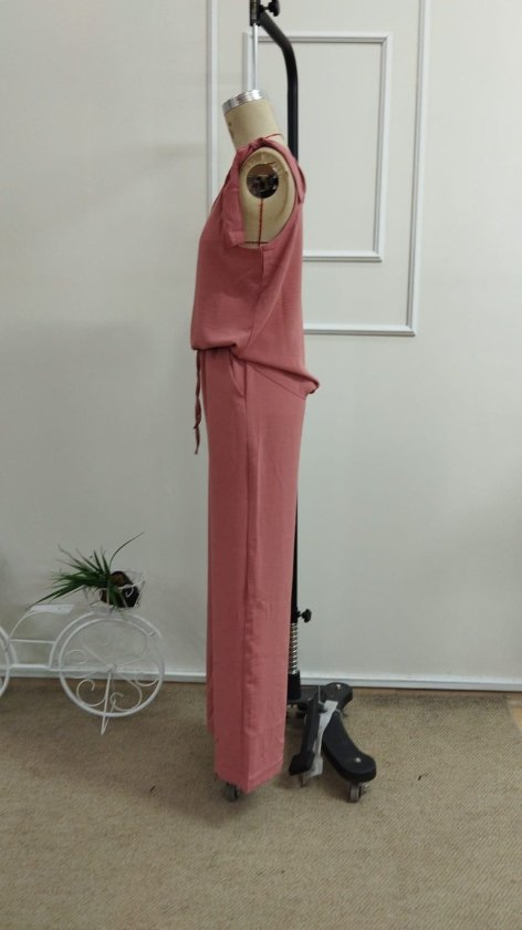 Set de două piese pentru femei, bluză și pantaloni Aerobin, cu decolteu în V, bretele și nasturi, cu fundă pe umăr, 33470