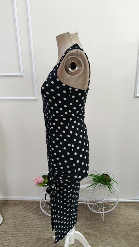 Rochie midi din crep tricotat, cu buline, decolteu în V și bretele, cu încrețituri laterale, pentru femei, 34551
