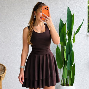 Rochie scurtă de damă cu volane, model nisipos, cu guler rotund și bretele, 34592