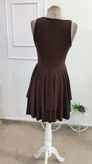 Rochie scurtă de damă cu volane, model nisipos, cu guler rotund și bretele, 34592