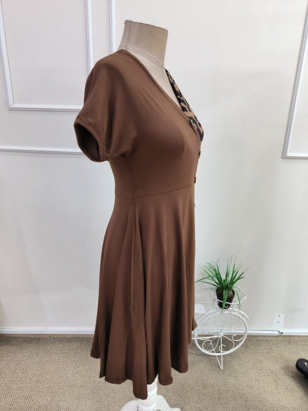 Rochie scurtă din viscoză pentru femei, cu mânecă scurtă, decolteu în V și detaliu leopard pe o parte, 34818