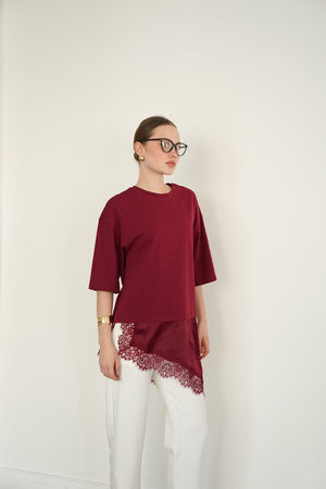 Tricou asimetric en-gros cu detalii din dantelă și satin - Burgundiu | D2942 - Topshow
