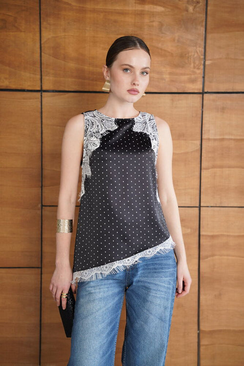 Tricou din satin cu buline și detalii de dantelă - Negru | D2961 - Topshow