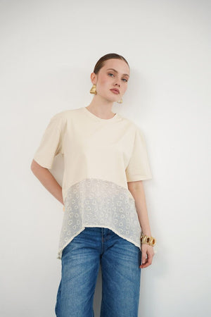 Tricou cu guler rotund și detalii brodate, en-gros - Raw | D2990 - Topshow