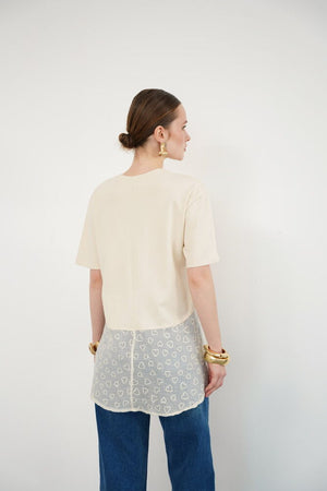 Tricou cu guler rotund și detalii brodate, en-gros - Raw | D2990 - Topshow