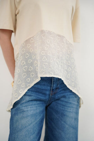 Tricou cu guler rotund și detalii brodate, en-gros - Raw | D2990 - Topshow