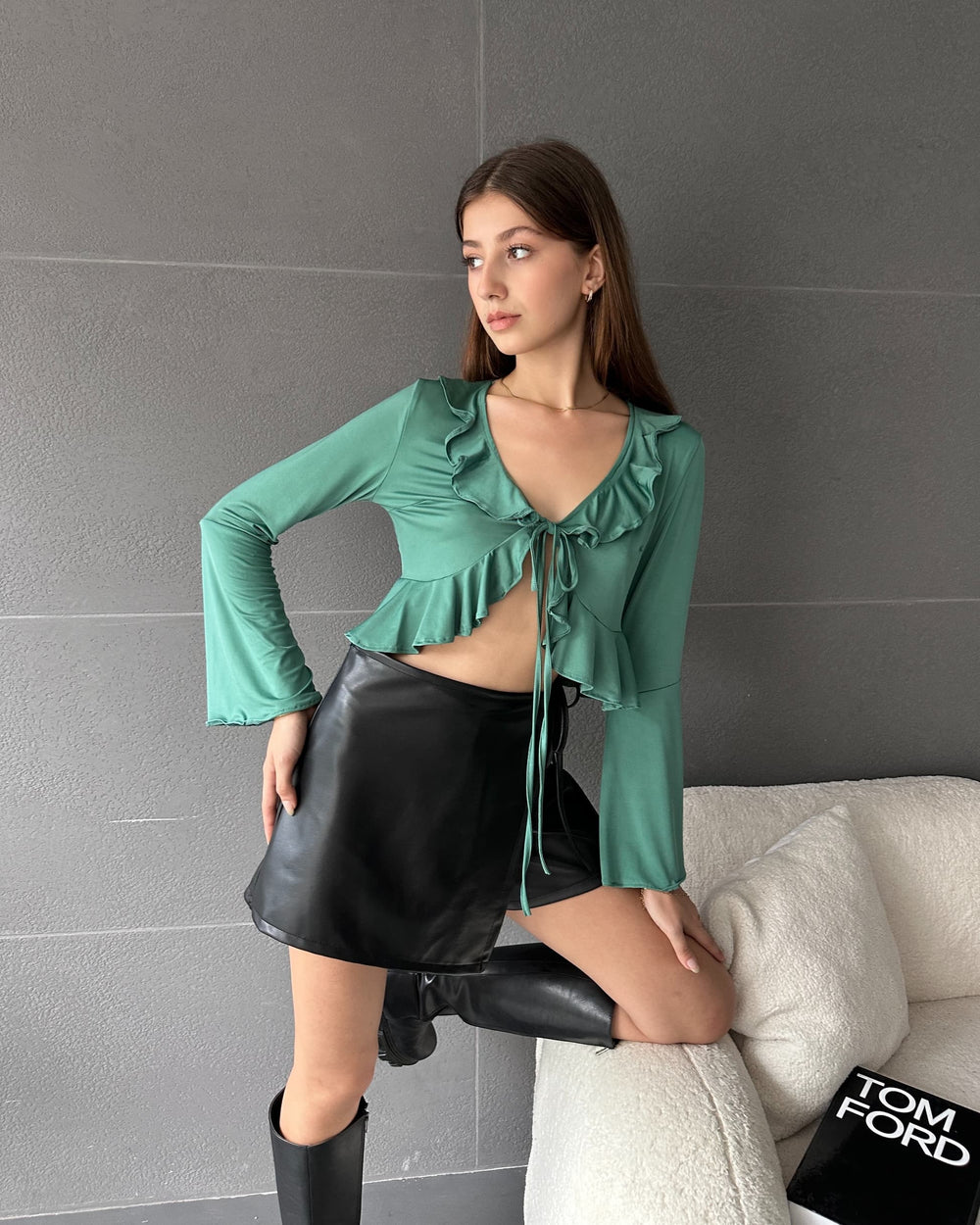 Fırfır Detaylı Önü Bağlamalı Crop Bluz