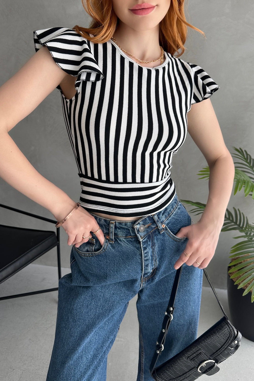 Sırtı Fiyonk Bağlamalı Çizgi Detaylı Crop Bluz