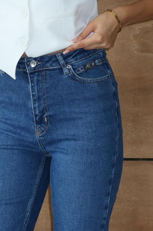 Yüksek Bel Klasik Kesim Dar Paça Blue Tokalı Jean Pantolon