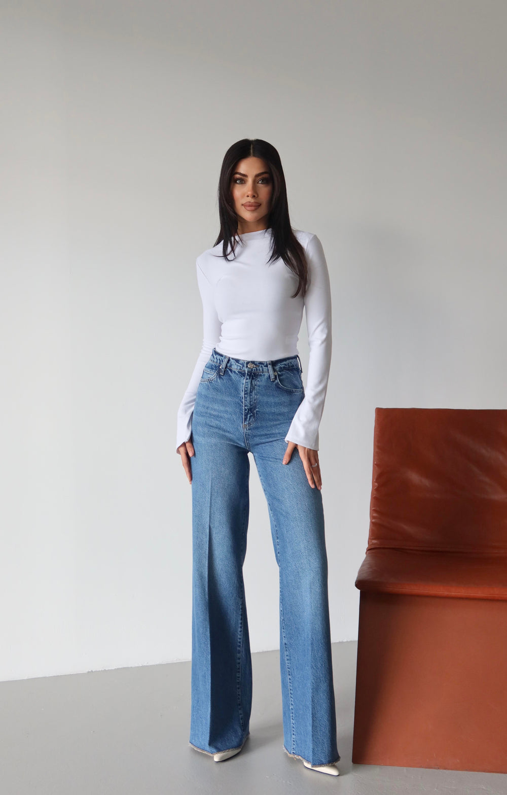 Yüksek Bel Paça Overlok dikim Hafif Pis Dikiş Detaylı Blue Jean Pantolon