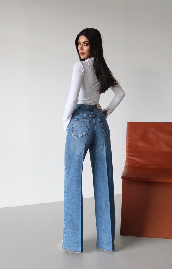 Yüksek Bel Paça Overlok dikim Hafif Pis Dikiş Detaylı Blue Jean Pantolon