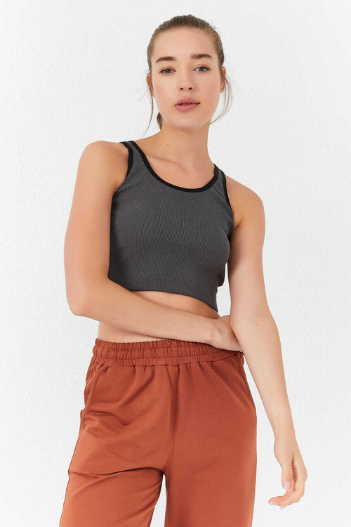 Maiou scurt pentru femei, fără mâneci, croială slim fit, cu guler în U, culoare antracit, Tommylife Wholesale - 97160