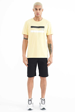 Tommylife Toptan Donald O Yaka Standart Kalıp Baskılı Erkek T-Shirt 88217 Sarı