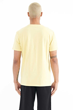 Tommylife Toptan Donald O Yaka Standart Kalıp Baskılı Erkek T-Shirt 88217 Sarı