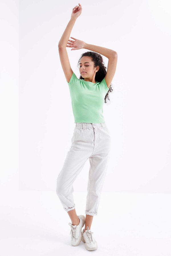 Tricou damă Tommylife Wholesale, verde fistic, simplu, cu mânecă scurtă și guler rotund - 97202