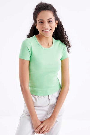 Tricou damă Tommylife Wholesale, verde fistic, simplu, cu mânecă scurtă și guler rotund - 97202
