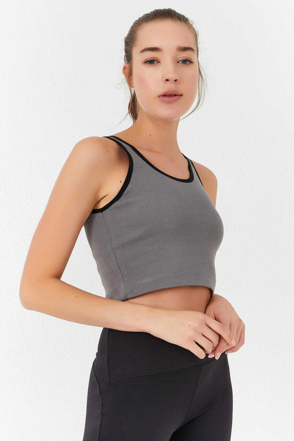 Tommylife Toptan Gri Basic Sıfır Kol Dar Kalıp U Yaka Kadın Crop Top Atlet - 97162