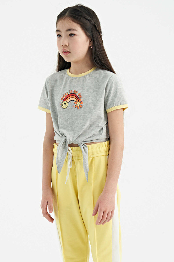 Tommylife Toptan Gri Melanj Baskı Detaylı O Yaka Çok Renkli Bağlama Detaylı Kız Çocuk T-Shirt - 75113