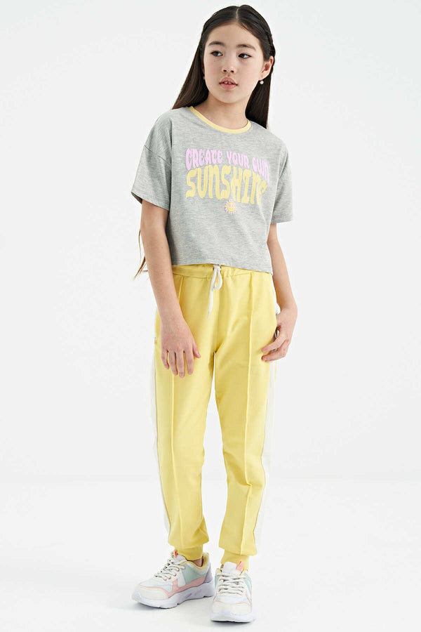 Tommylife Toptan Gri Melanj Renkli Yazı Baskılı O Yaka Oversize  Kısa Kollu Kız Çocuk T-Shirt - 75111