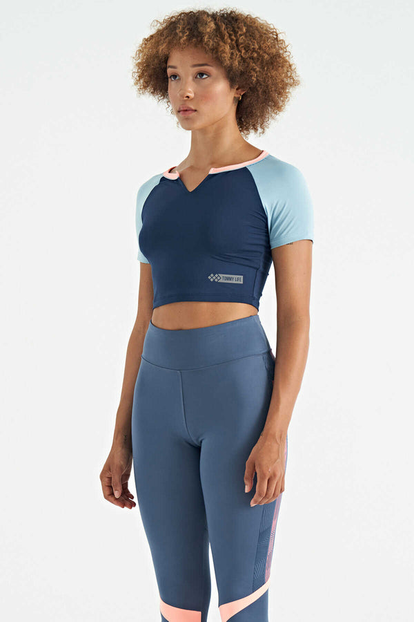 Tommylife Toptan İndigo Renk Bloklu Logo Baskılı O Yaka Dar Kalıp Kadın Crop T-Shirt - 97270