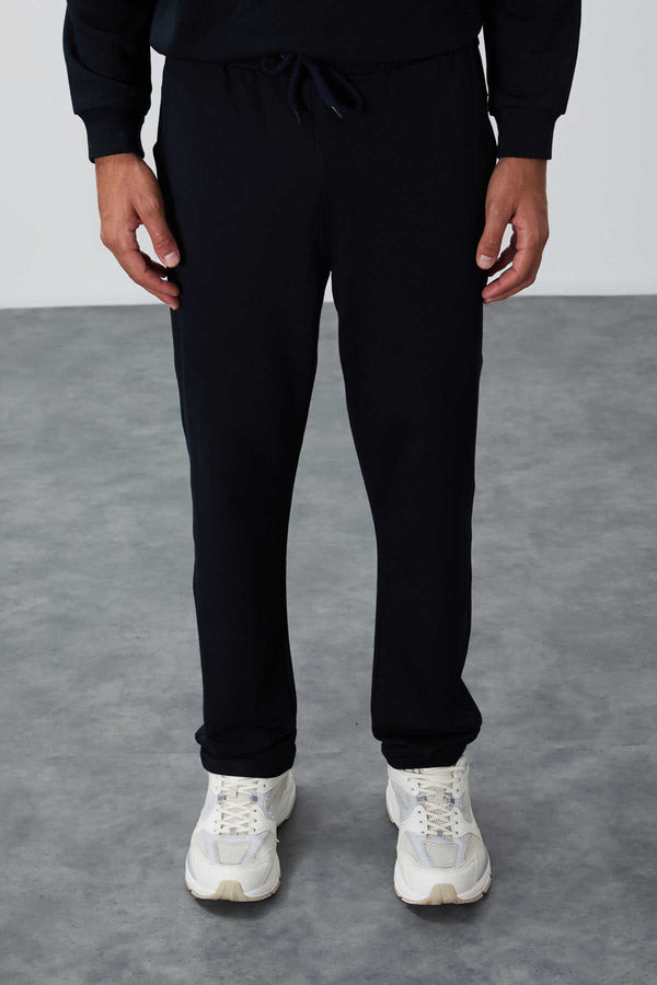 Pantaloni de trening bărbătești bleumarin Tommylife Wholesale cu șnur, buzunare, croială standard, model clasic pe picior - 84682