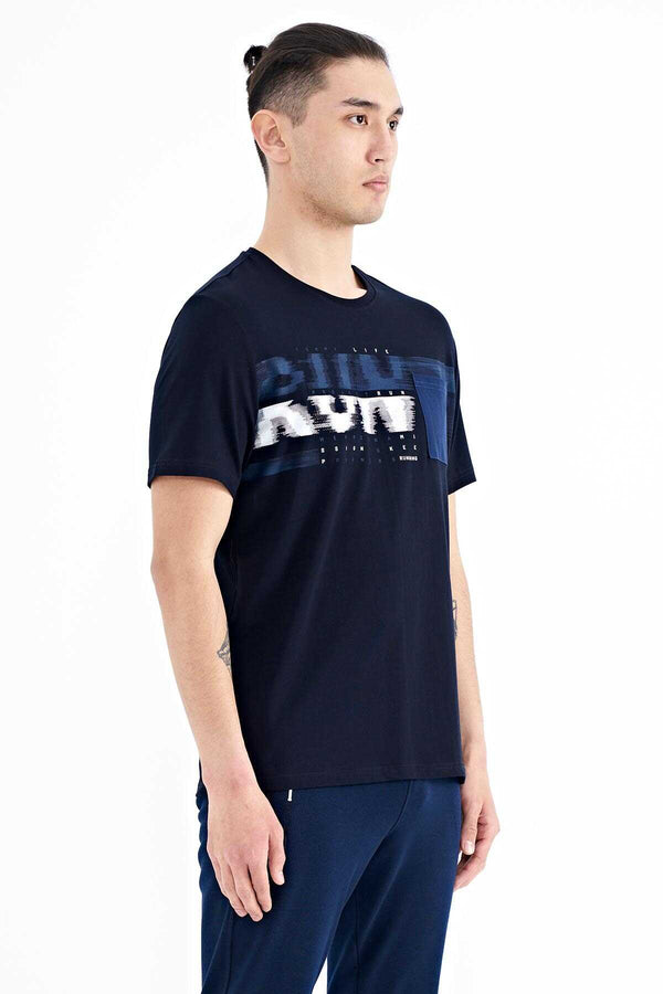 Tommylife Toptan Lacivert Ön Cep Detaylı Baskılı Standart Kalıp Erkek T-Shirt - 88200