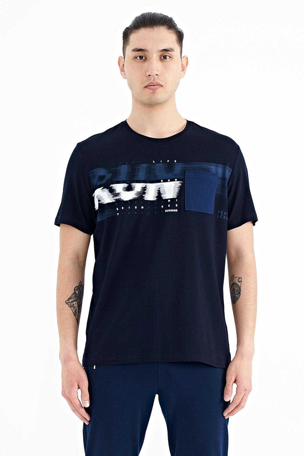 Tommylife Toptan Lacivert Ön Cep Detaylı Baskılı Standart Kalıp Erkek T-Shirt - 88200