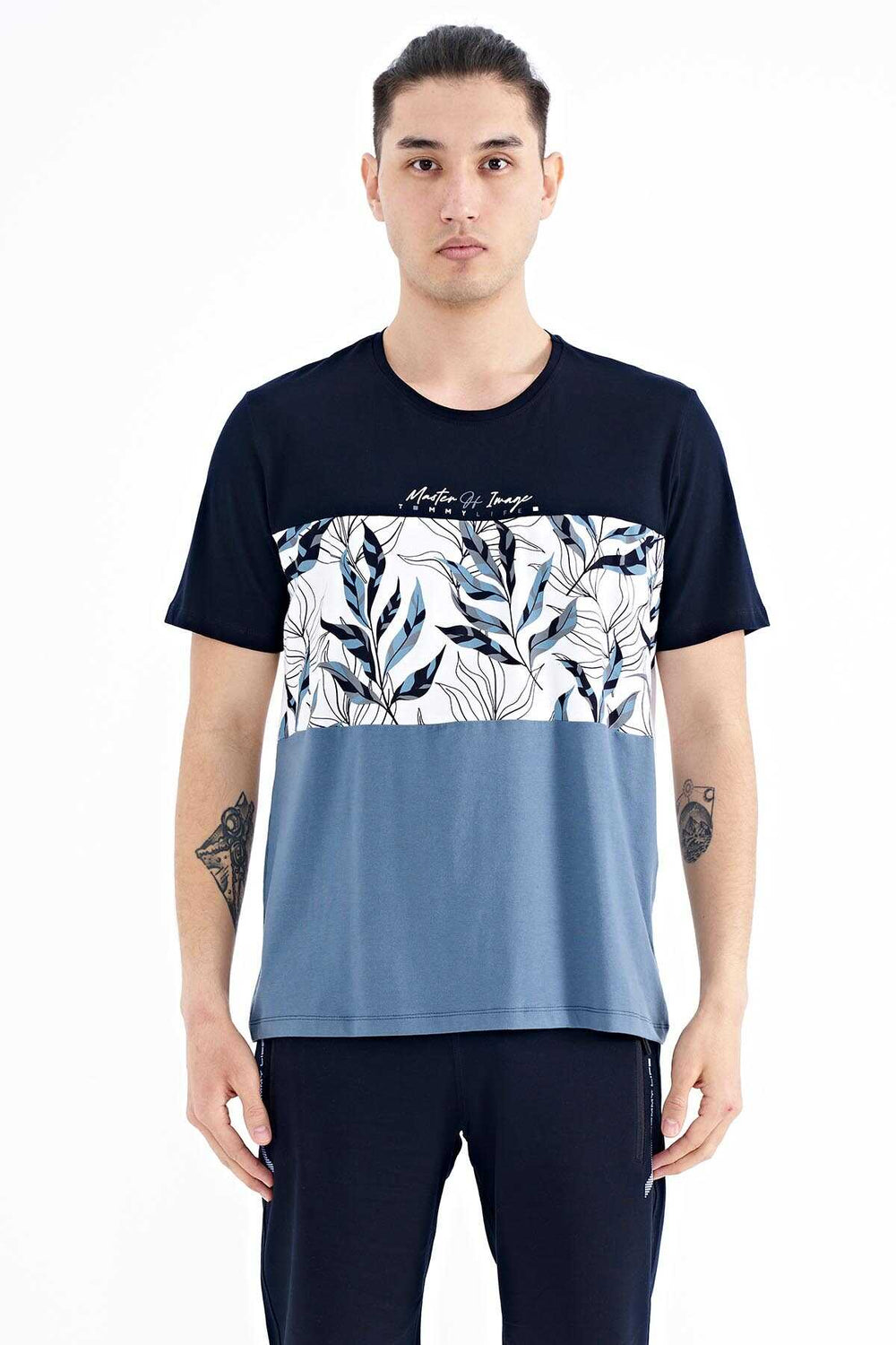 Tommylife Toptan Lacivert Renk Geçişli Baskı Detaylı O Yaka Standart Kalıp Erkek T-Shirt - 88177