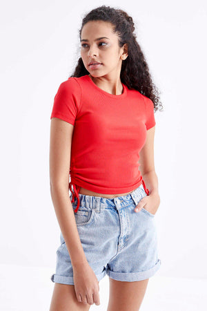 Tommylife Wholesale Tricou scurt pentru femei cu imprimeu floral de rodie, cu guler în O, model simplu, cu încrețituri laterale, model floral - 97203